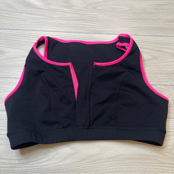 Torrid Active Black Pink Front 3/4 Zip Sports Bra Women’s size 2 (2X) - Picture 9 of 11